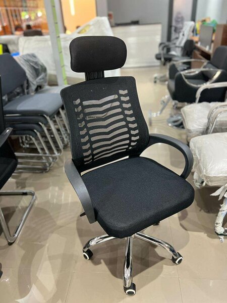 Chaise de bureau ergonomique noire