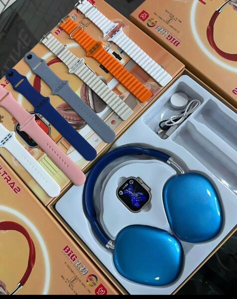 Smartwatch with headset and 7straps