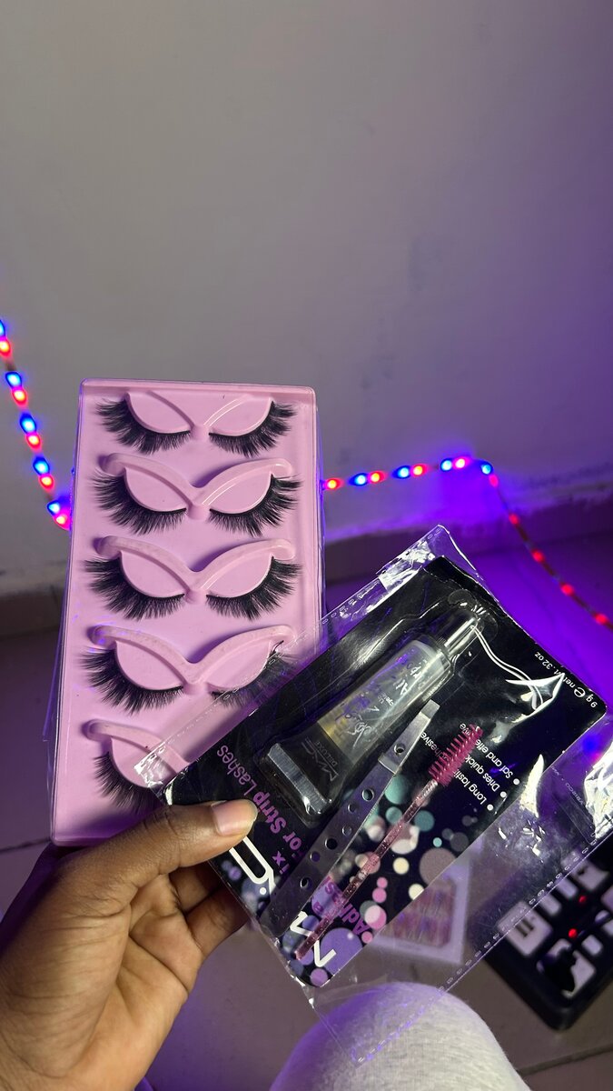 LE KIT SET DE FAUX CILS