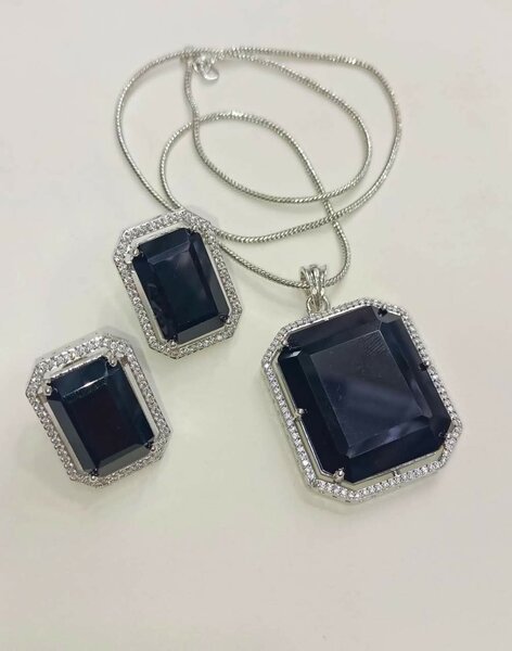 Ladies necklace and earring