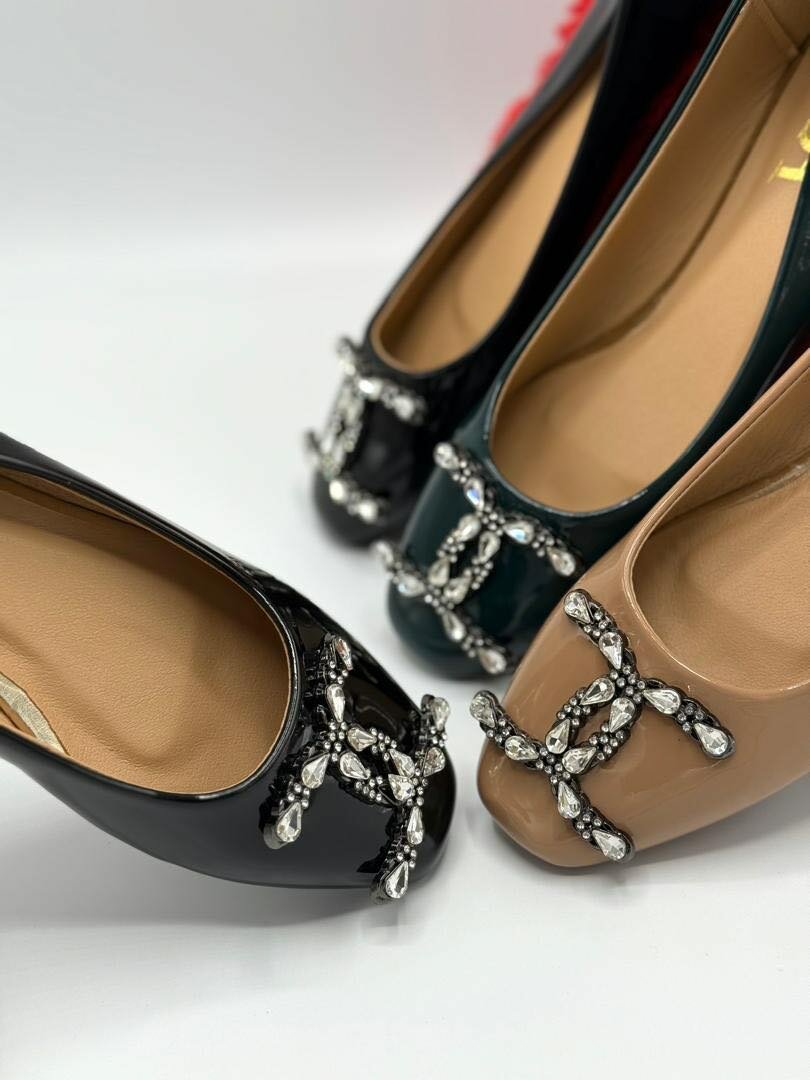 Flat shoes for ladies