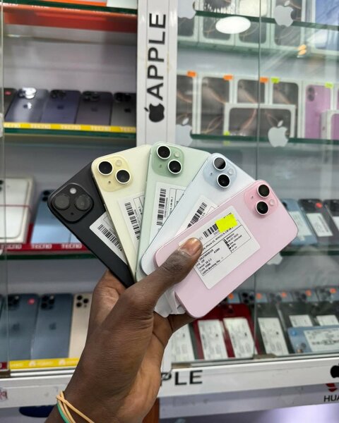 iPhone 15 simple 128G casi neu