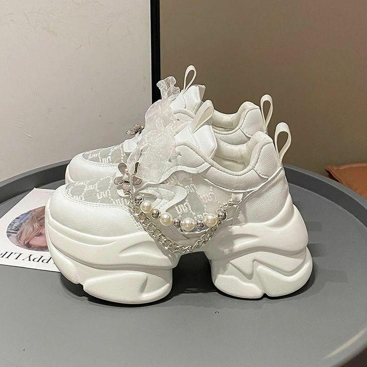 Sneaker and tennis shoes