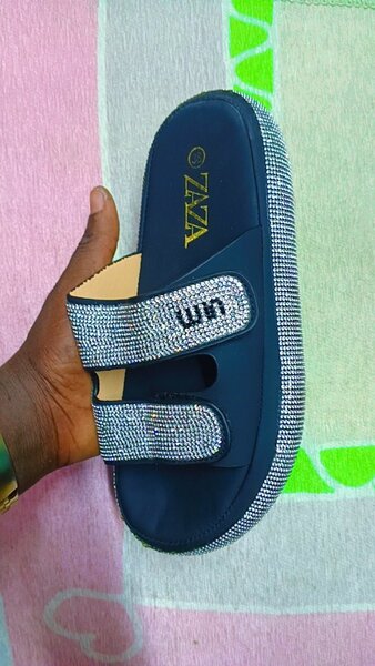 Chaussons brillants femme