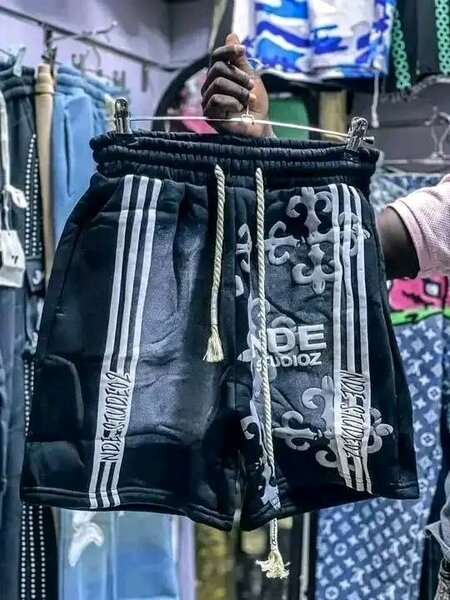 Shorts en cuir noir pour homme