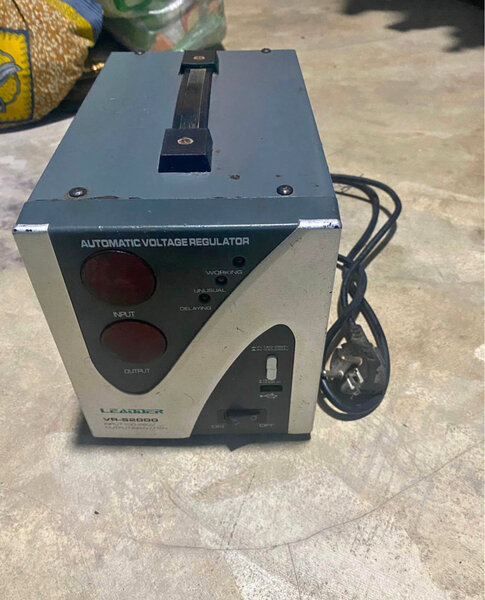 Régulateur de Tension Automatique Leader