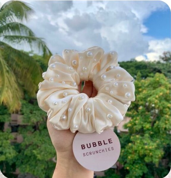 Chouchou en satin perlé