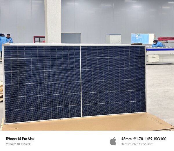 Jinko A grade 590W solar panel