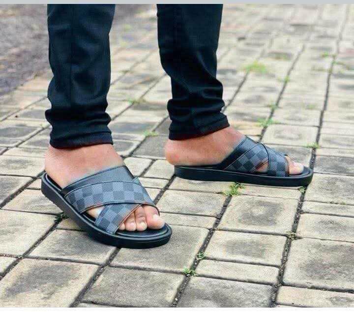 Super promotion des sandales super qualité