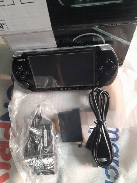 PSP SONY reconditionné avec accessoires