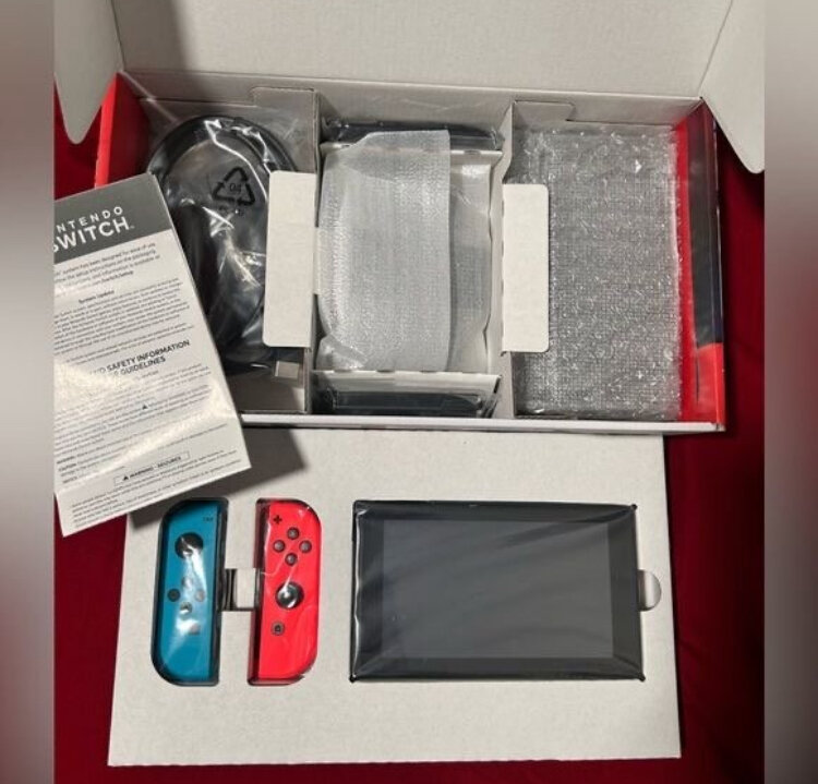 Nintendo Switch Mario Red Edition