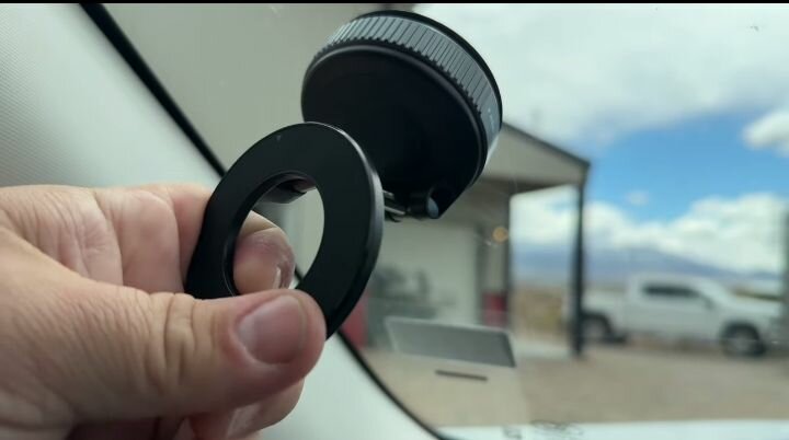 Support magnétique voiture