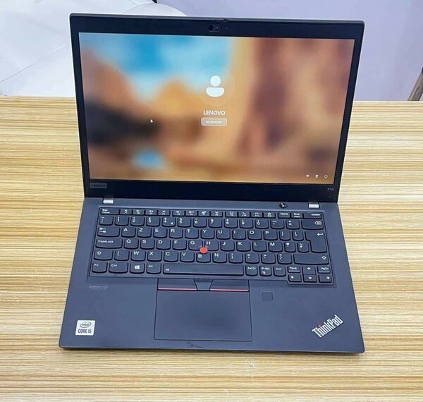 Lenovo ThinkPad avec accessoires