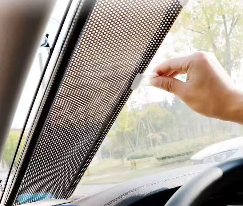 Pare-soleil rétractable auto