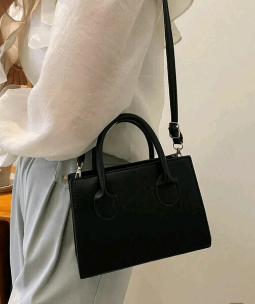 Petit Sac à main noir élégant