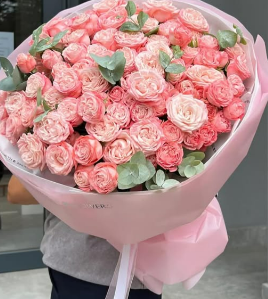 крупноголовые бутоны пионовидных спрей