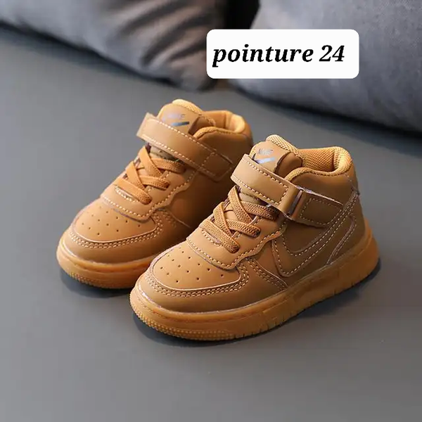 Basket pour enfant montante marron