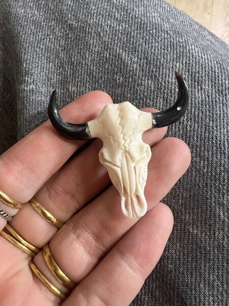 Подвеска «Буйвол» или кости и рога быка.