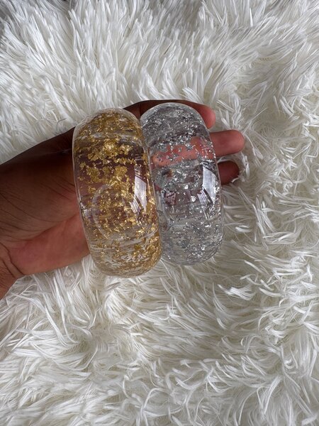 Bracelets en résine  1 à 2000f