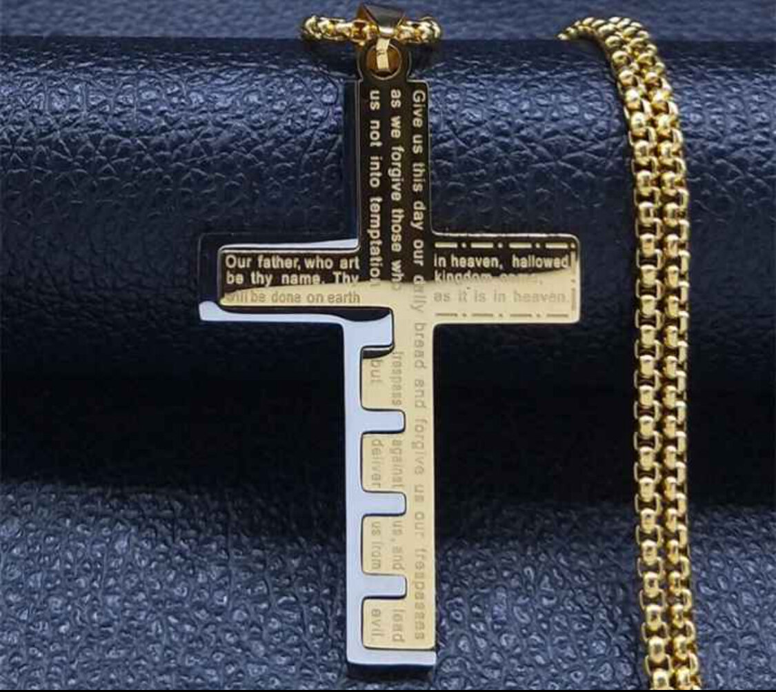 Collier avec croix en or