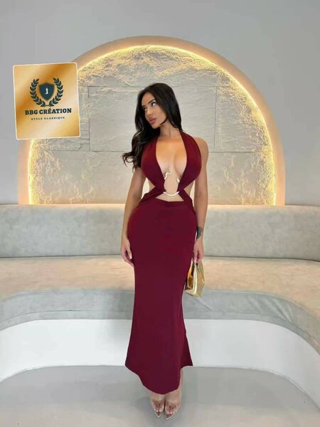 Robe Élégante à Découpe