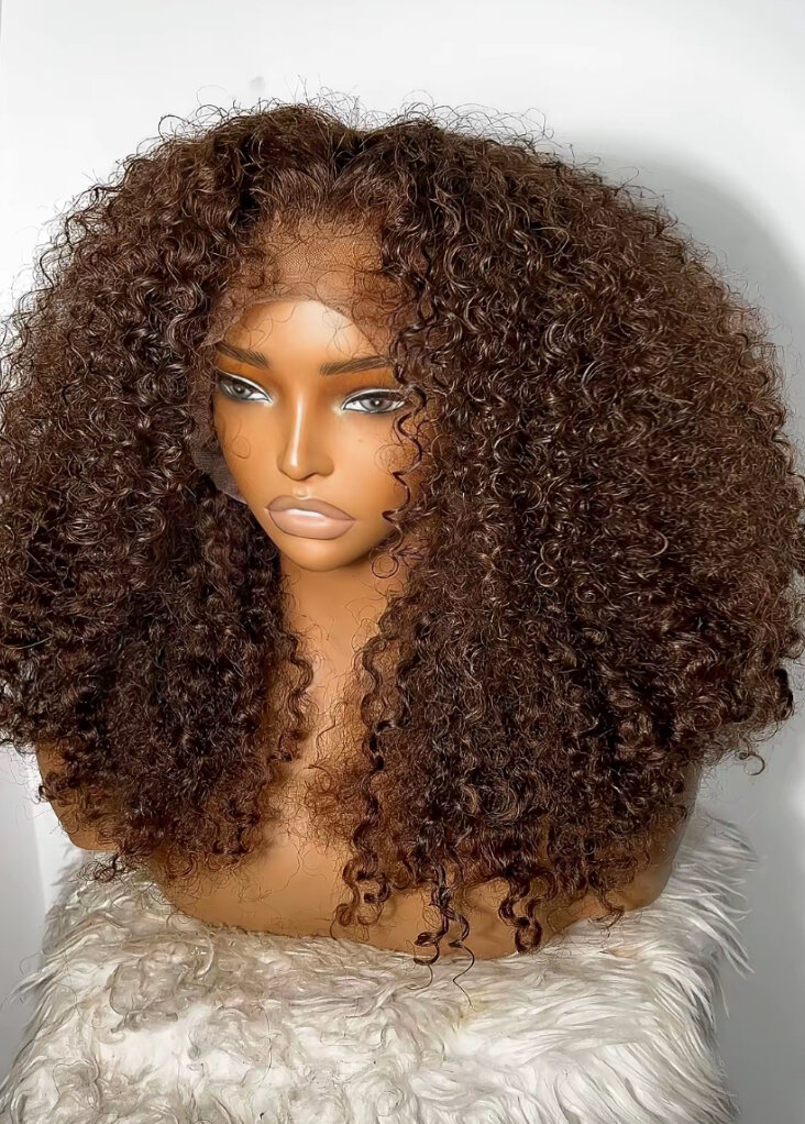 Perruque synthétique marron bouclée