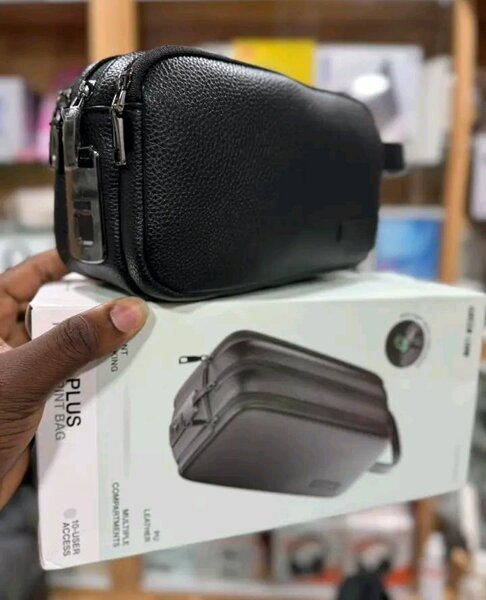 Sac banane en cuir noir homme