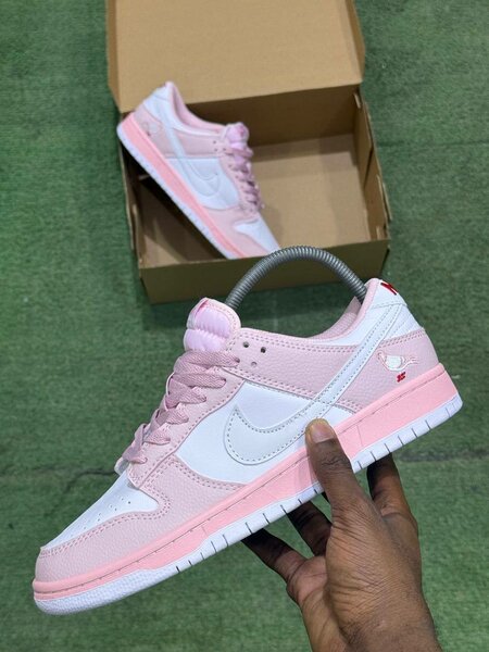 Baskets basses roses Nike