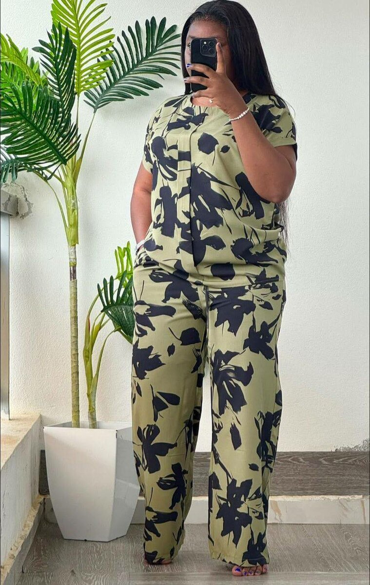 Ensemble à motifs floral