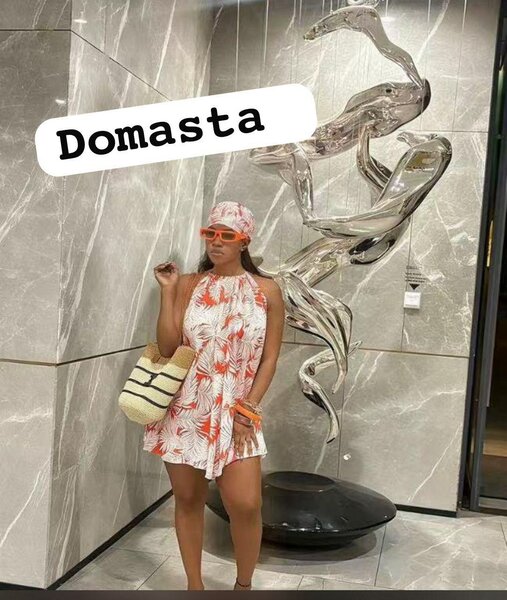 Robe courte à fleurs orange