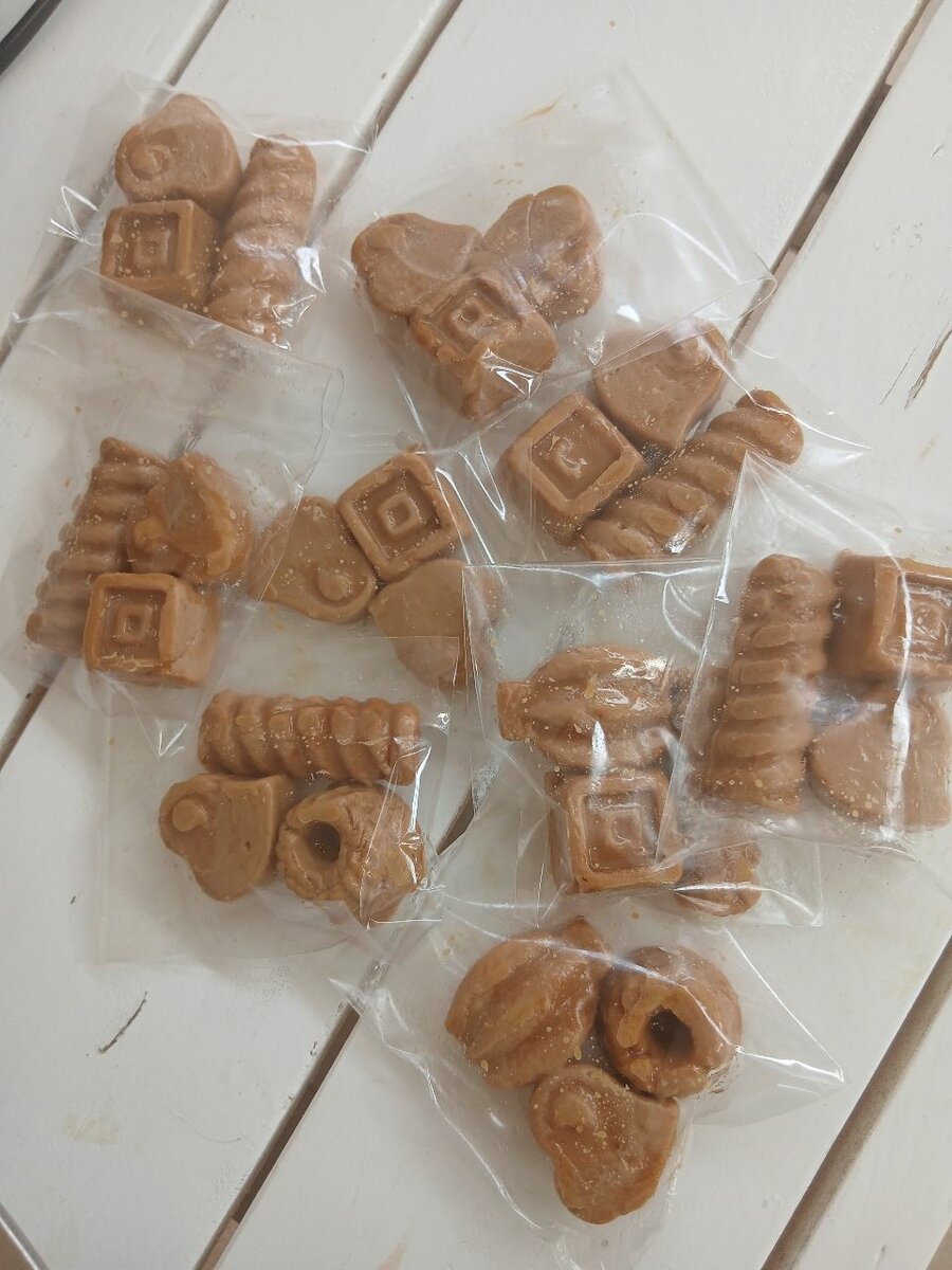 Sucettes artisanales au caramel