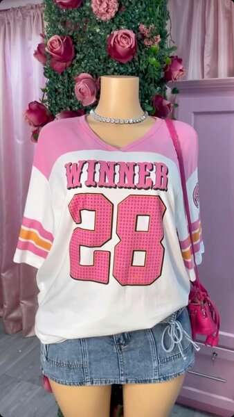 T-shirt femme vainqueur numéro 28