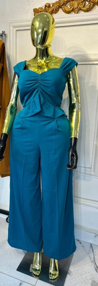 Combinaison élégante pour femme