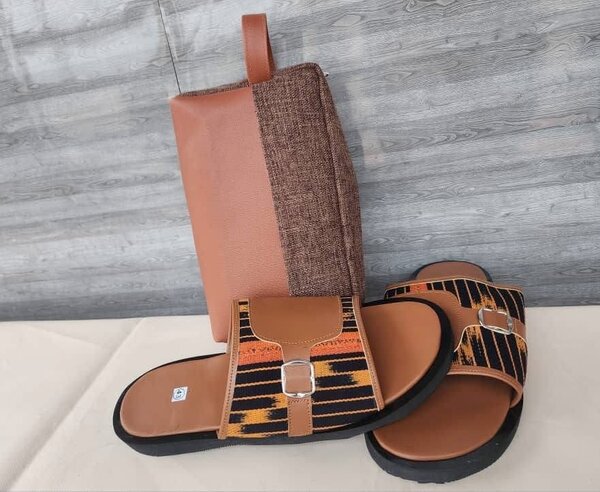 Ensemble de sandales et pochette