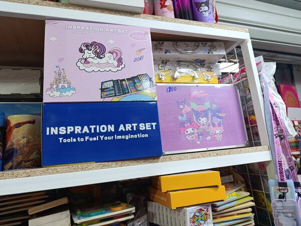 Чемодан художник