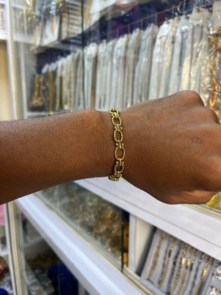 Bracelet chaîne élégante dorée