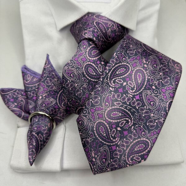 Cravate soie motifs paisley