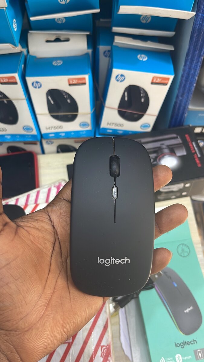Logitech M150 Rechargeable wireless bluetooth mouse