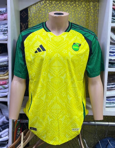 Maillot de football jaune