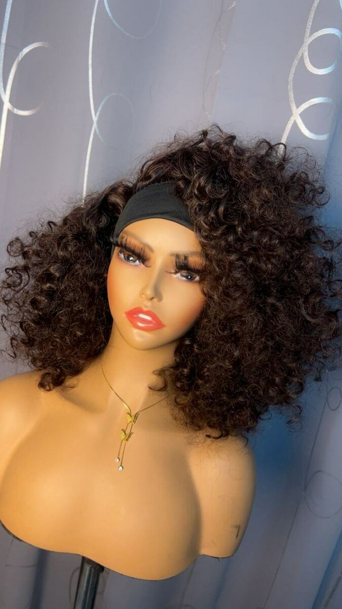 Perruque Bouclée avec Bandeau