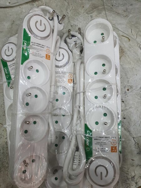 MULTIPRISE DE PROTECTION AVEC PORT USB/USB TYPE C