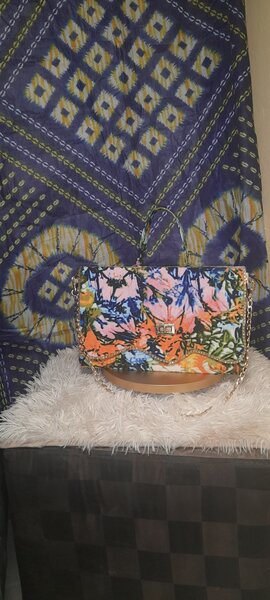 Sac à main fleuri tendance