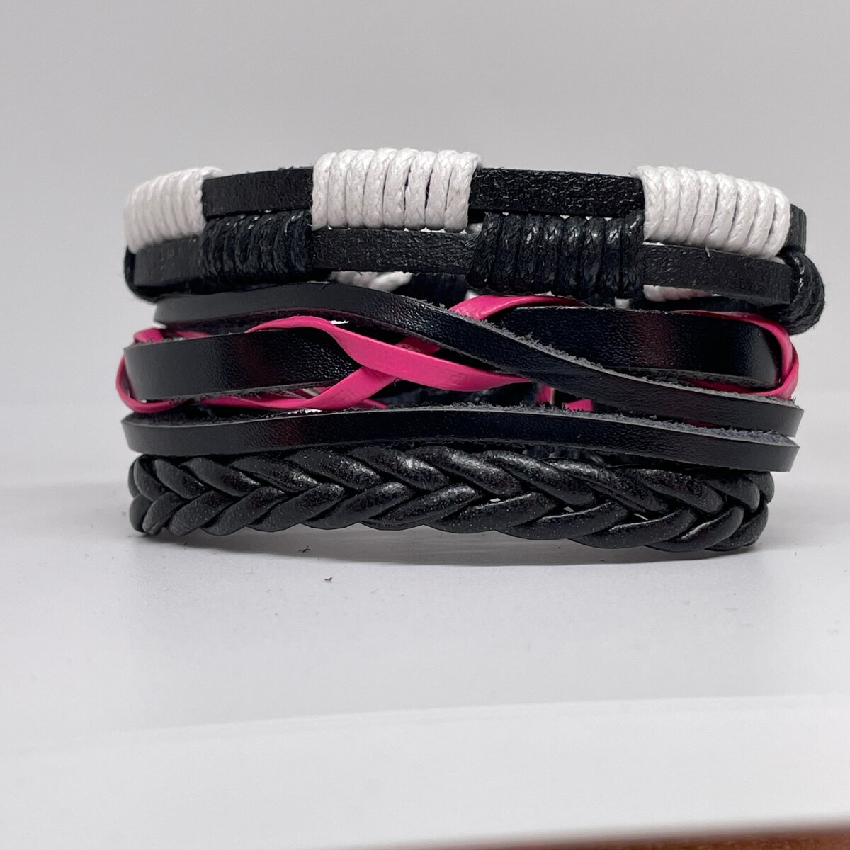 Lot de bracelets en cuir