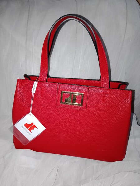 Sac à main rouge élégant