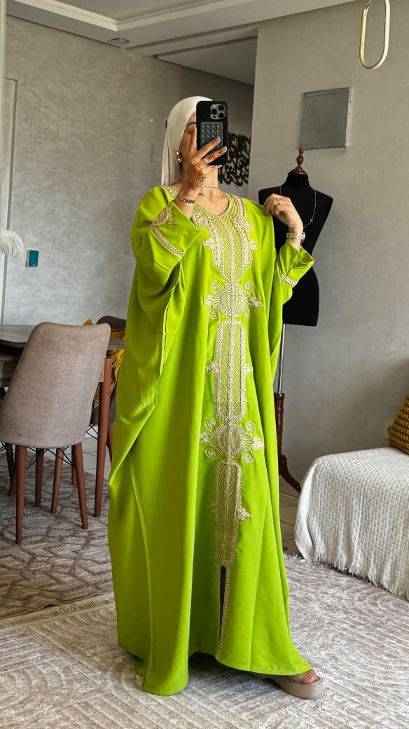Caftan femme vert et blanc brodé