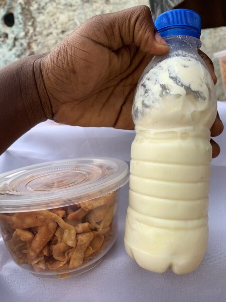 Yaourt et croquettes salé