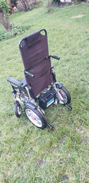 Electric (motorised) wheelchair