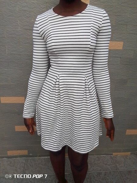 Robe rayée à manches longues