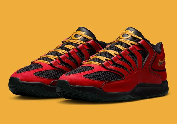 Baskets sport rouges stylées