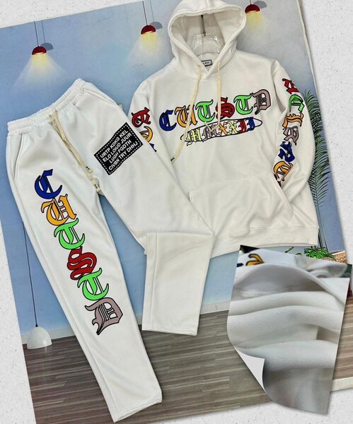 Survêtement à capuche coloré